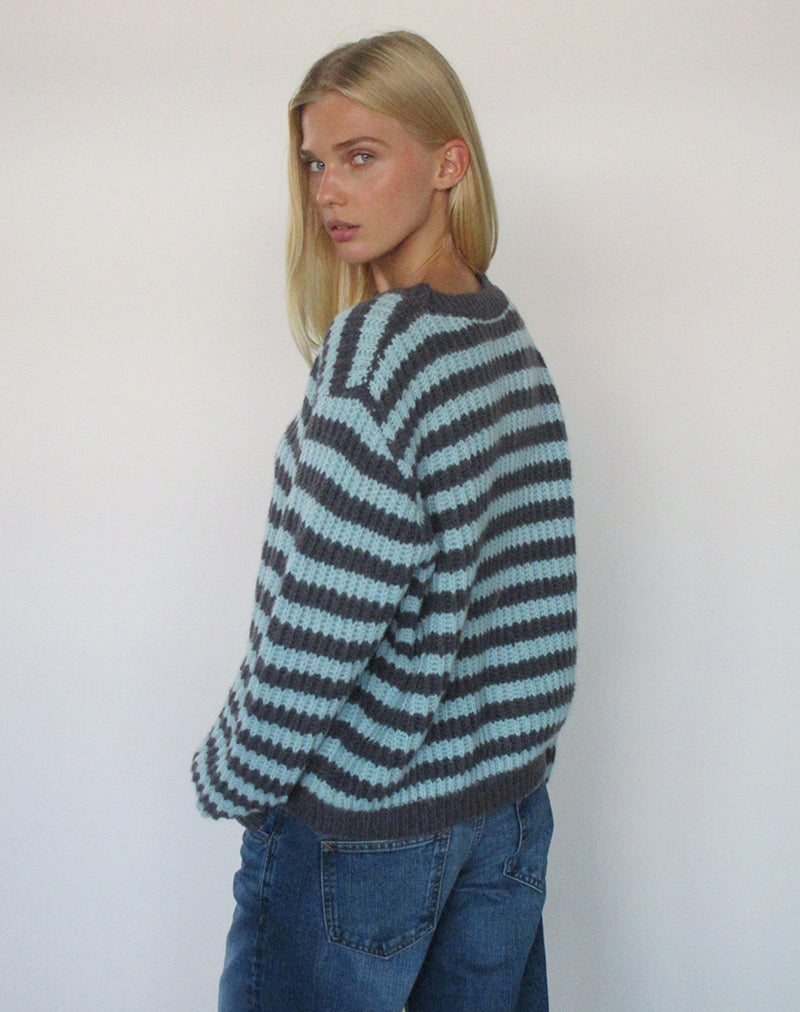 Pull Namirta en bleu clair avec rayure gris foncé