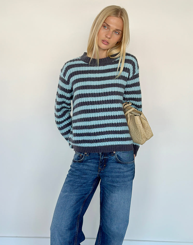 Pull Namirta en bleu clair avec rayure gris foncé